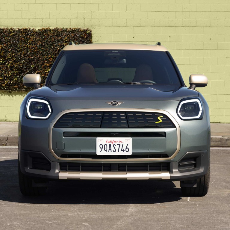 MINI all-electric Countryman – mosaic - exterior