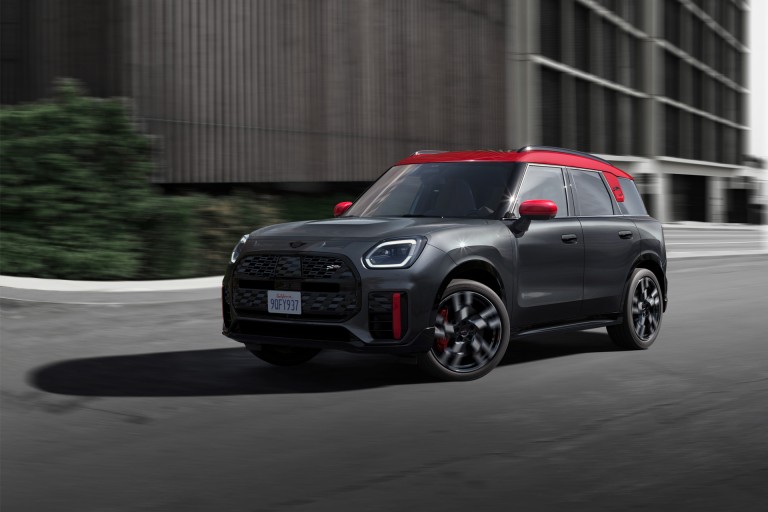 MINI all-electric countryman - teaser - keep me informed